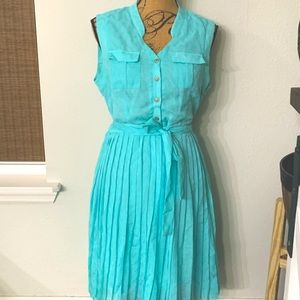 Cremieux Robins Egg Blue, sleeveless dress, in size 10. Dress is lightly lined.